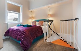 Albert Road Apartments Room 1